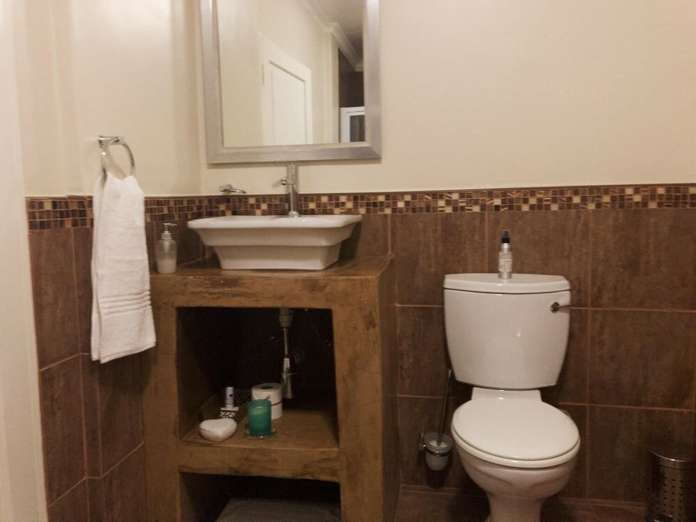 Фото The Hedge Guesthouse