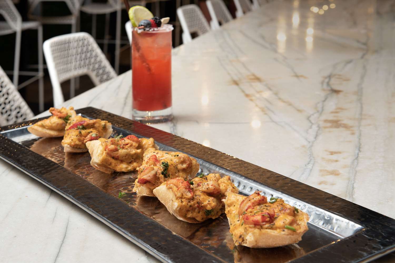 Фото The Troubadour Hotel New Orleans, Tapestry Collection by Hilton