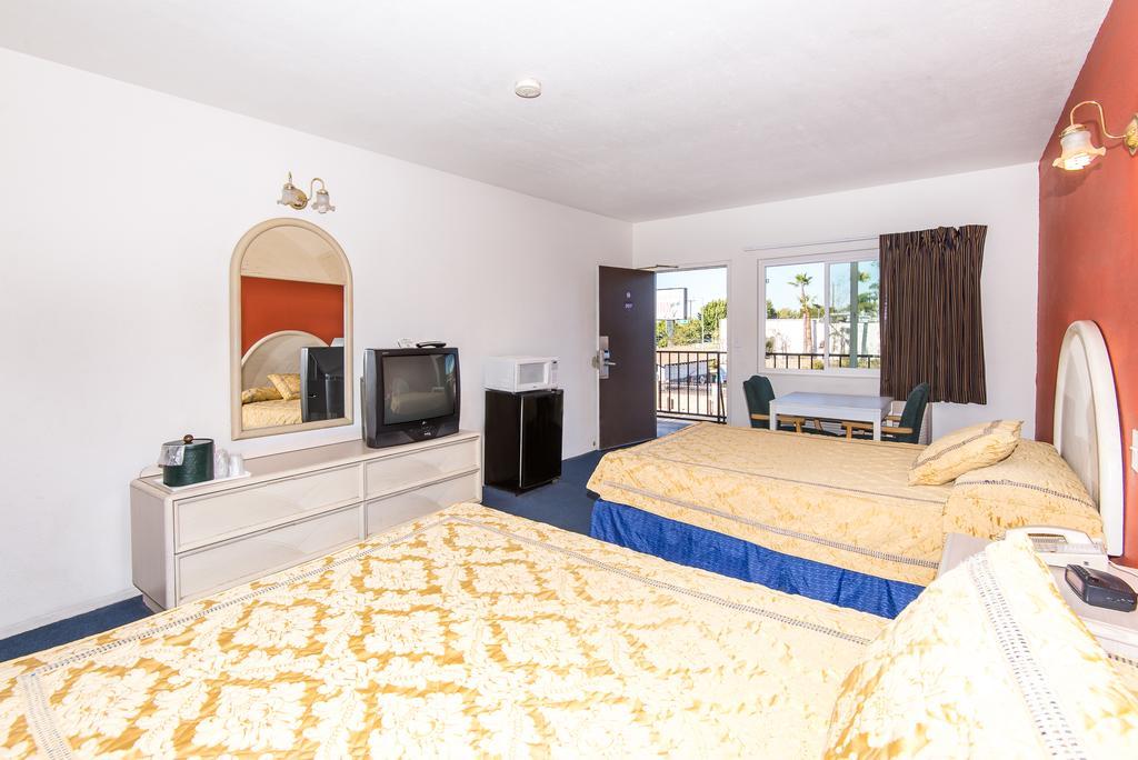 Фото Sea Rock Inn - Los Angeles