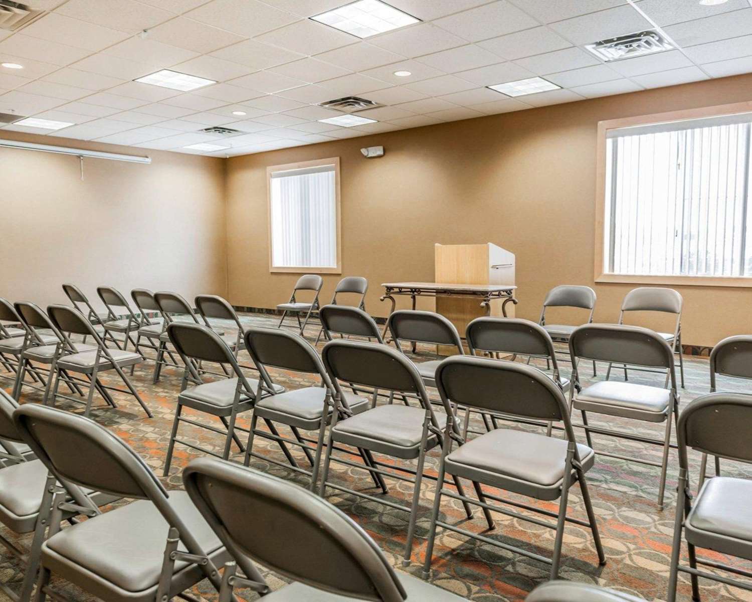 Фото Quality Inn East