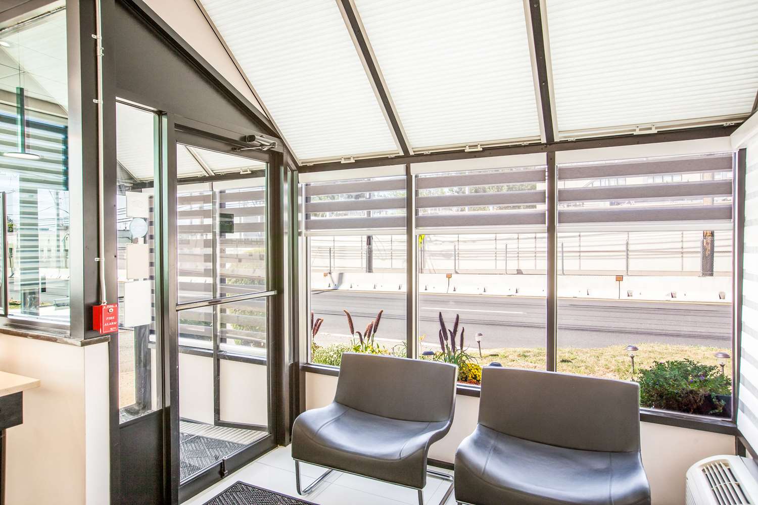 Фото Super 8 by Wyndham Meadowlands