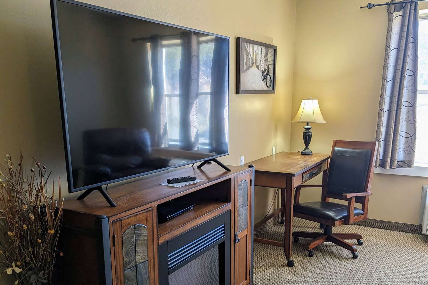 Фото Travelodge Inn & Suites by Wyndham Deadwood