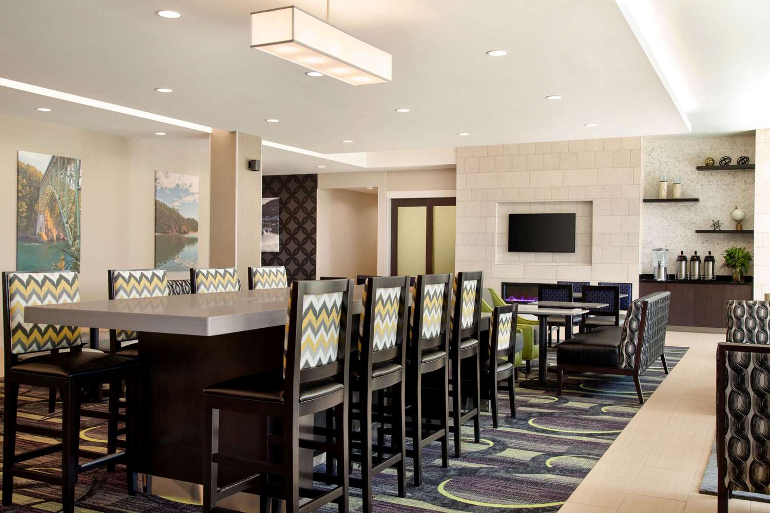 Фото La Quinta Inn & Suites by Wyndham Burlington