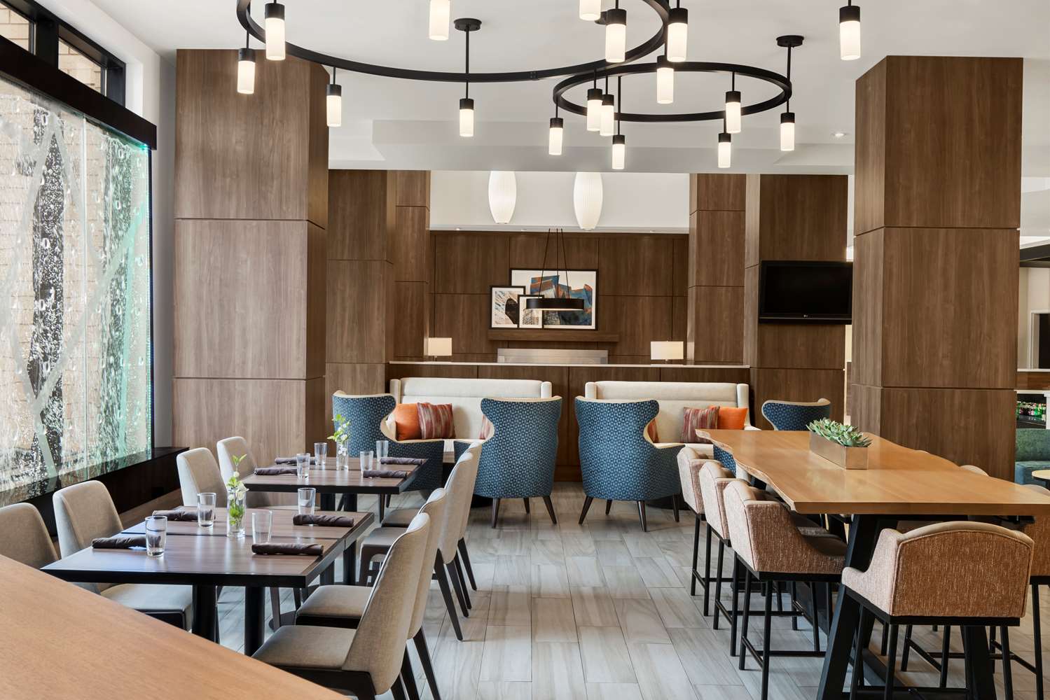 Фото Hilton Garden Inn Minneapolis Downtown