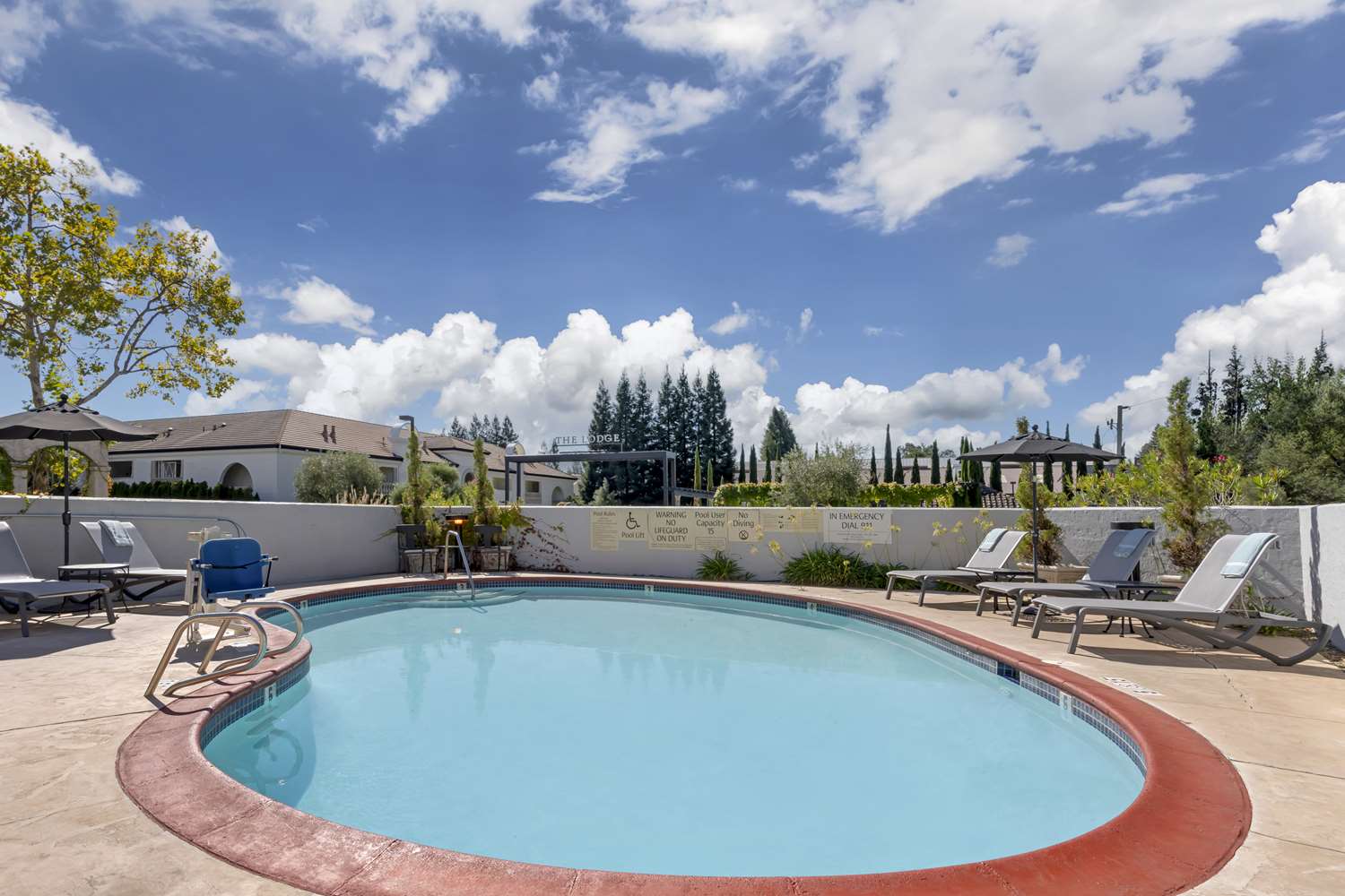 Фото Best Western Dry Creek Inn