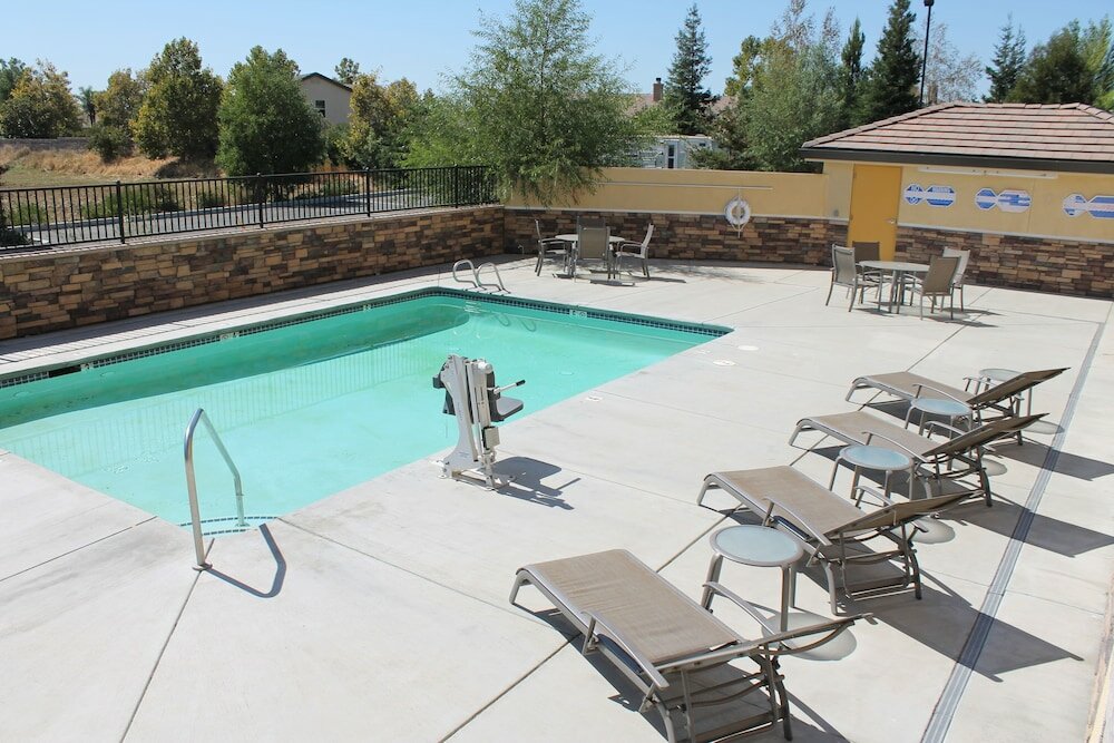 Фото Country Inn & Suites by Radisson, Dixon, Ca - Uc Davis Area