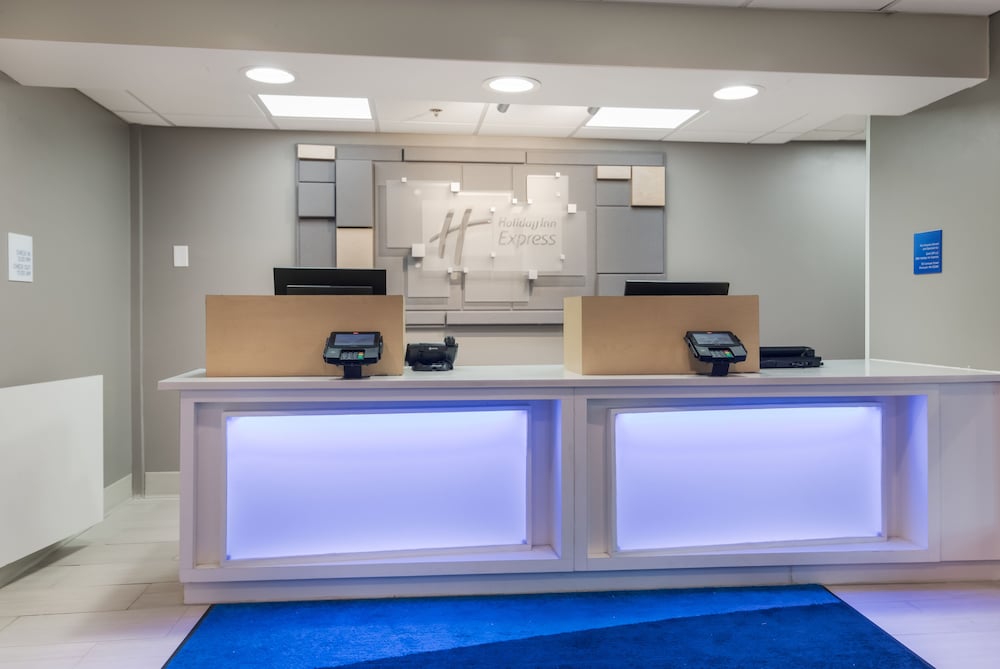 Фото Holiday Inn Express Plymouth, an Ihg Hotel