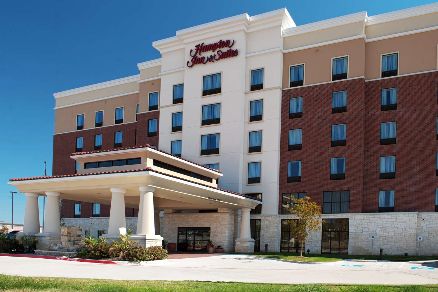 Фото Hampton Inn & Suites Dallas/Lewisville-Vista Ridge Mall, Tx