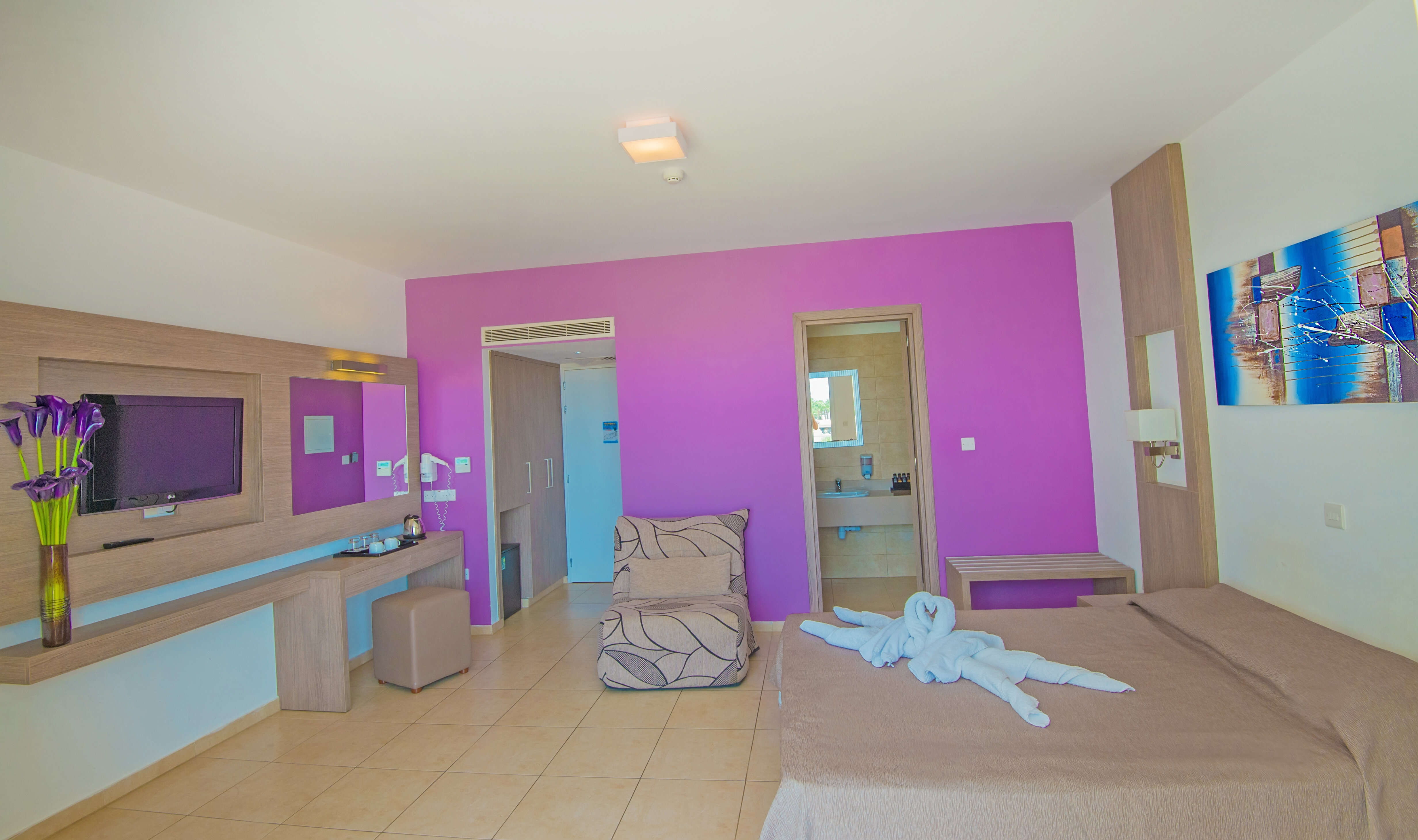 Фото New Famagusta Hotel