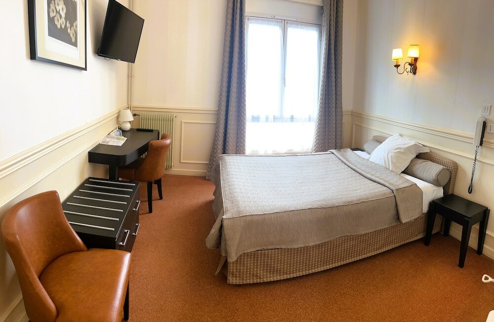 Фото The Originals Boutique, Hostellerie des Trois Pigeons