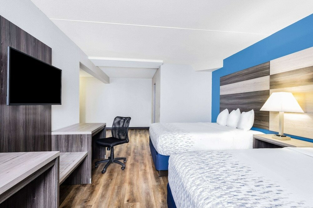 Фото Wingate by Wyndham Wichita Airport