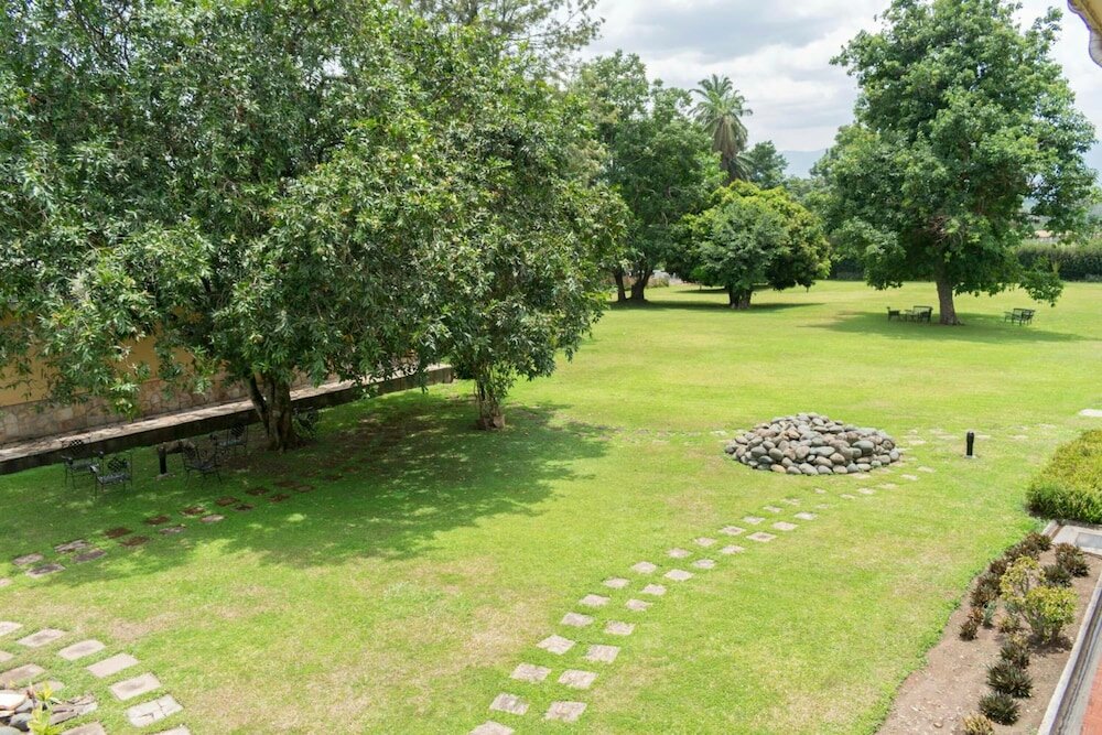 Фото Mountains of the Moon Hotel