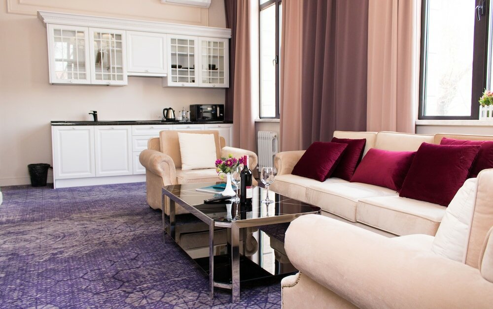 Фото Madison Ave Hotel Bishkek