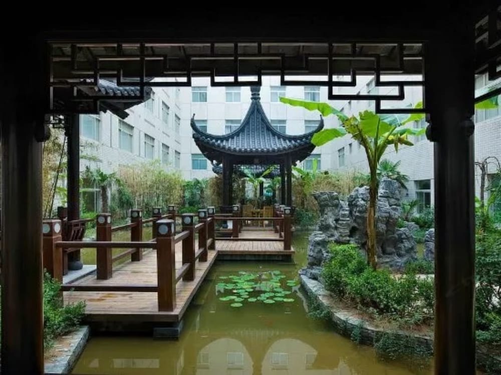 Фото Grand Soluxe International Hotel Xi'an
