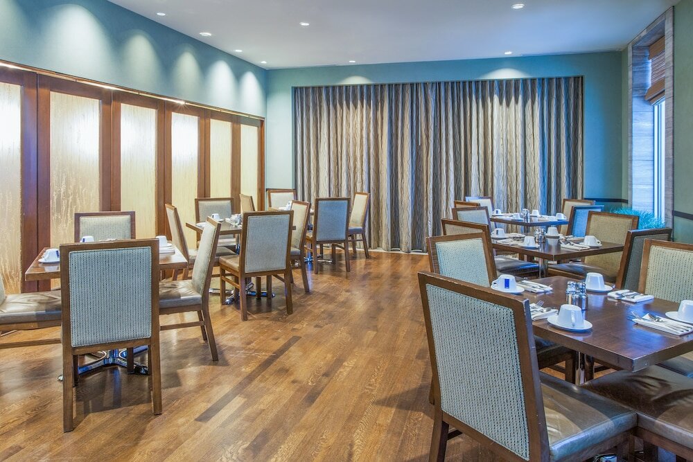 Фото Crowne Plaza Lombard Downers Grove, an Ihg Hotel