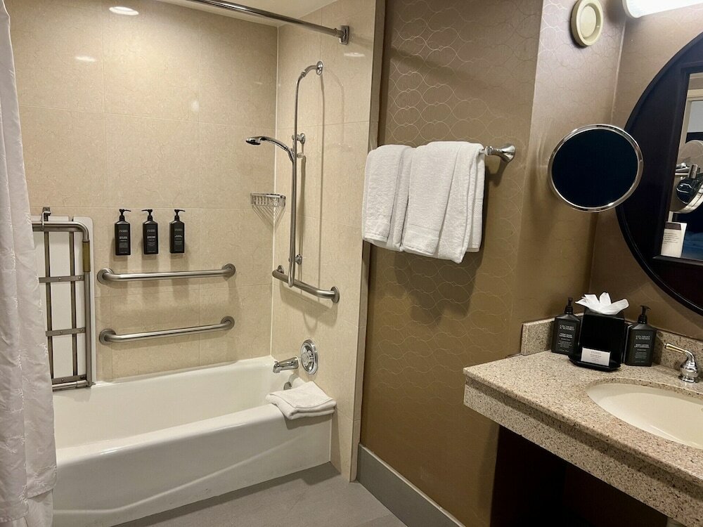 Фото Sheraton Ontario Airport Hotel