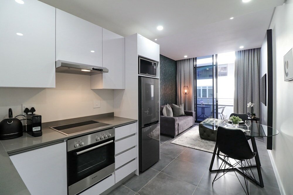 Фото Reserved Suites Illovo