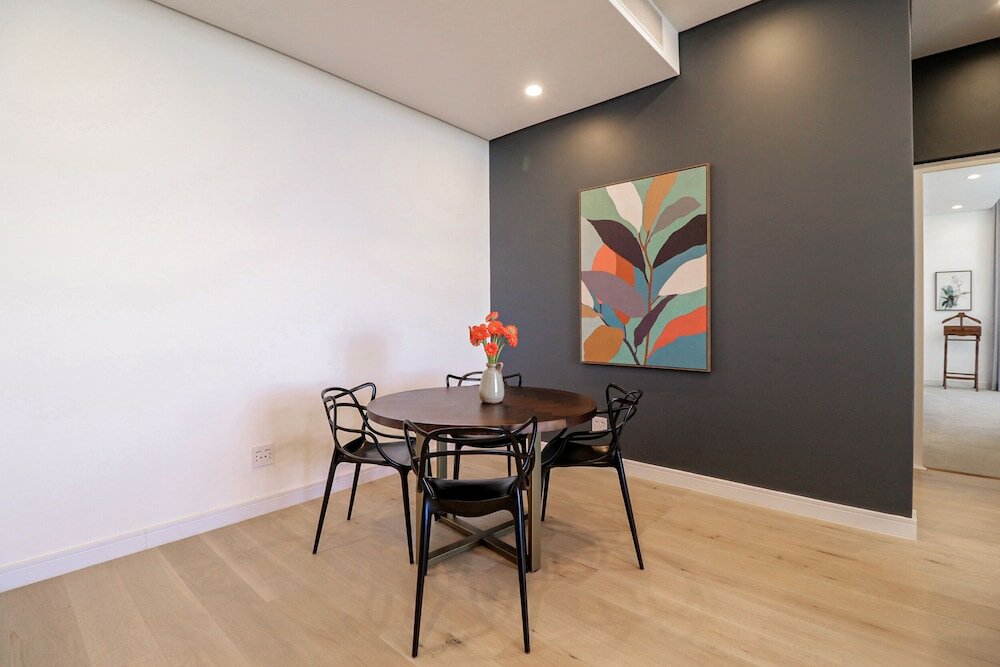 Фото Reserved Suites Illovo