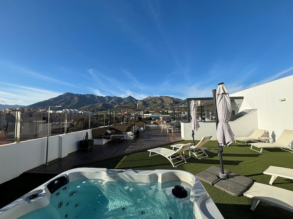 Фото Daos Suites Terrace Marbella