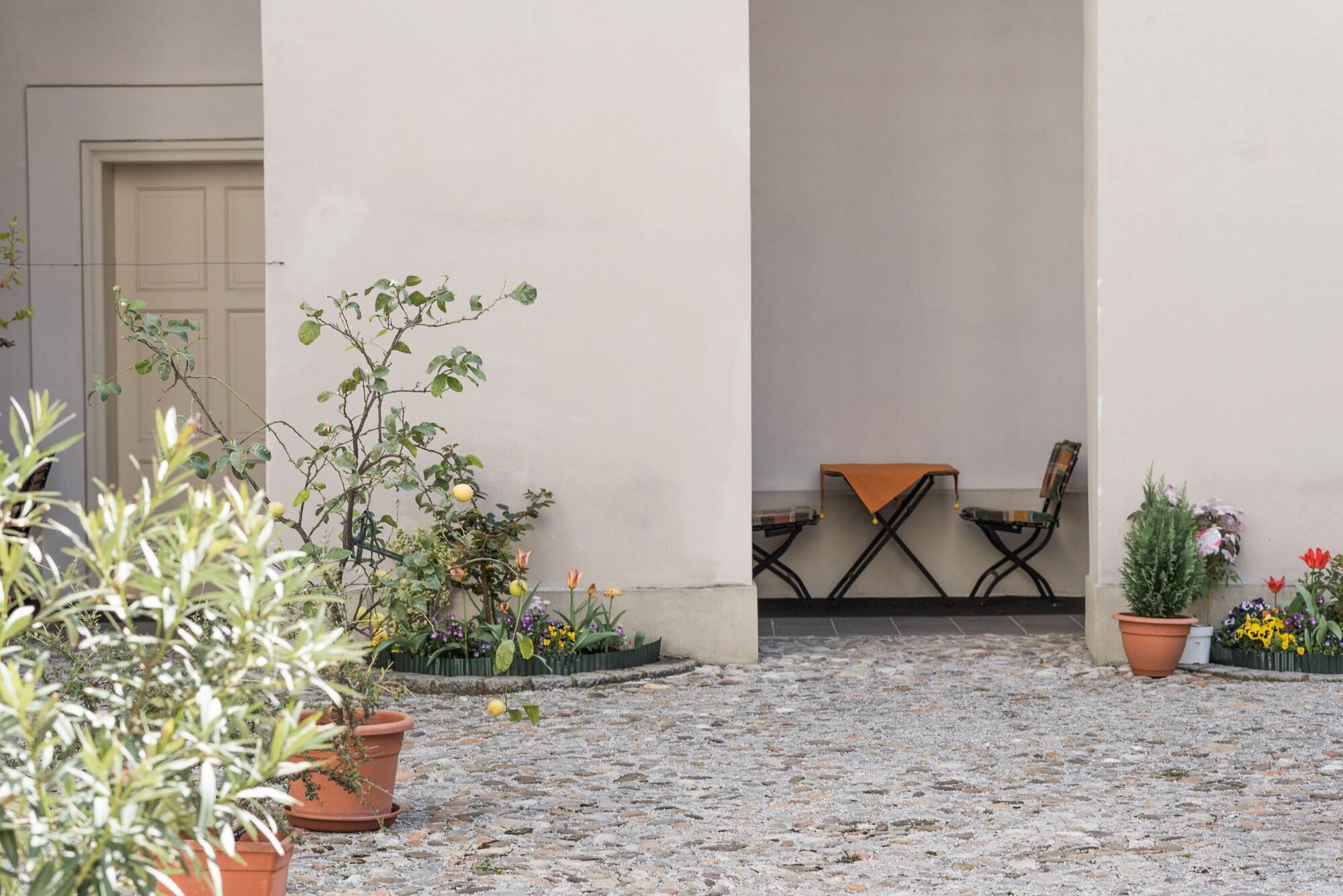 Фото Gästehaus im Priesterseminar Salzburg