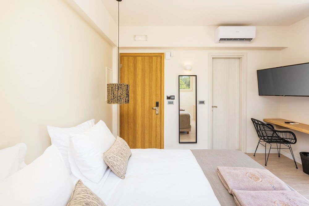 Фото 180 South Seaside Hotel