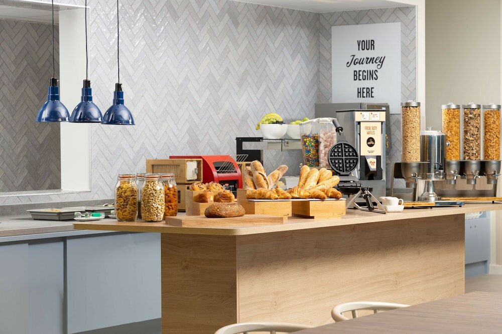 Фото Hampton by Hilton Rochdale