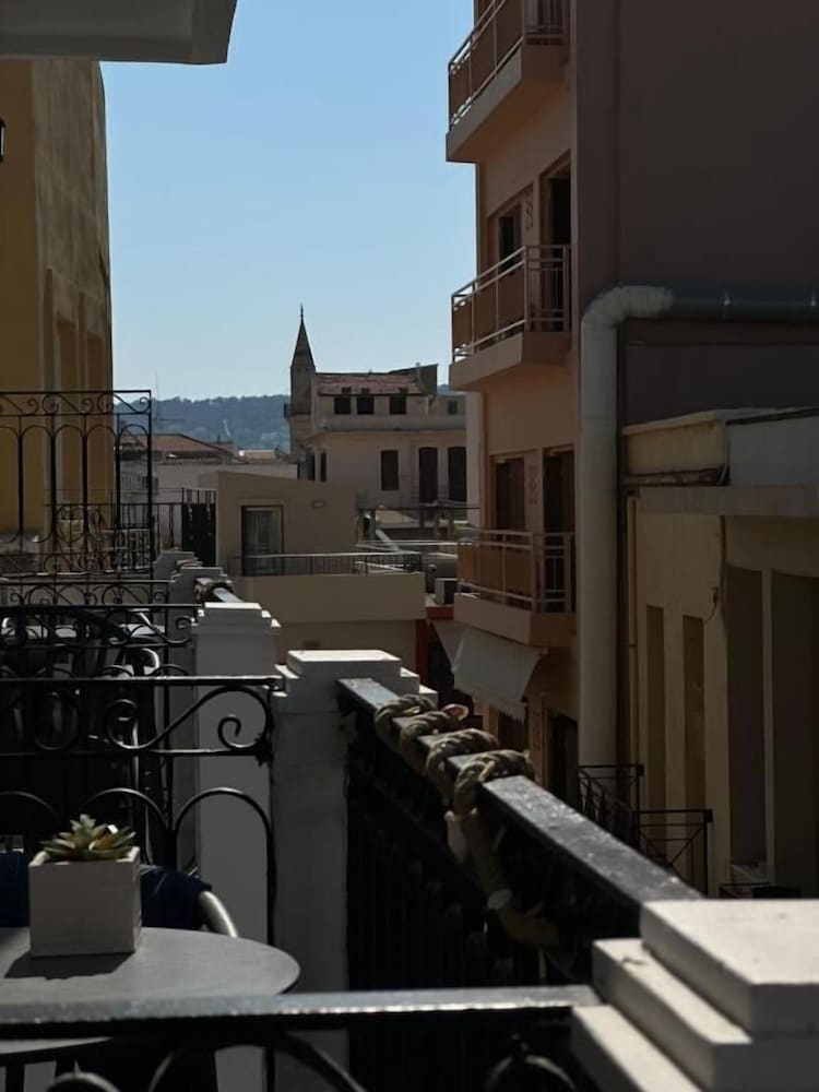 Фото Metropolitan Pearl Boutique Hotel