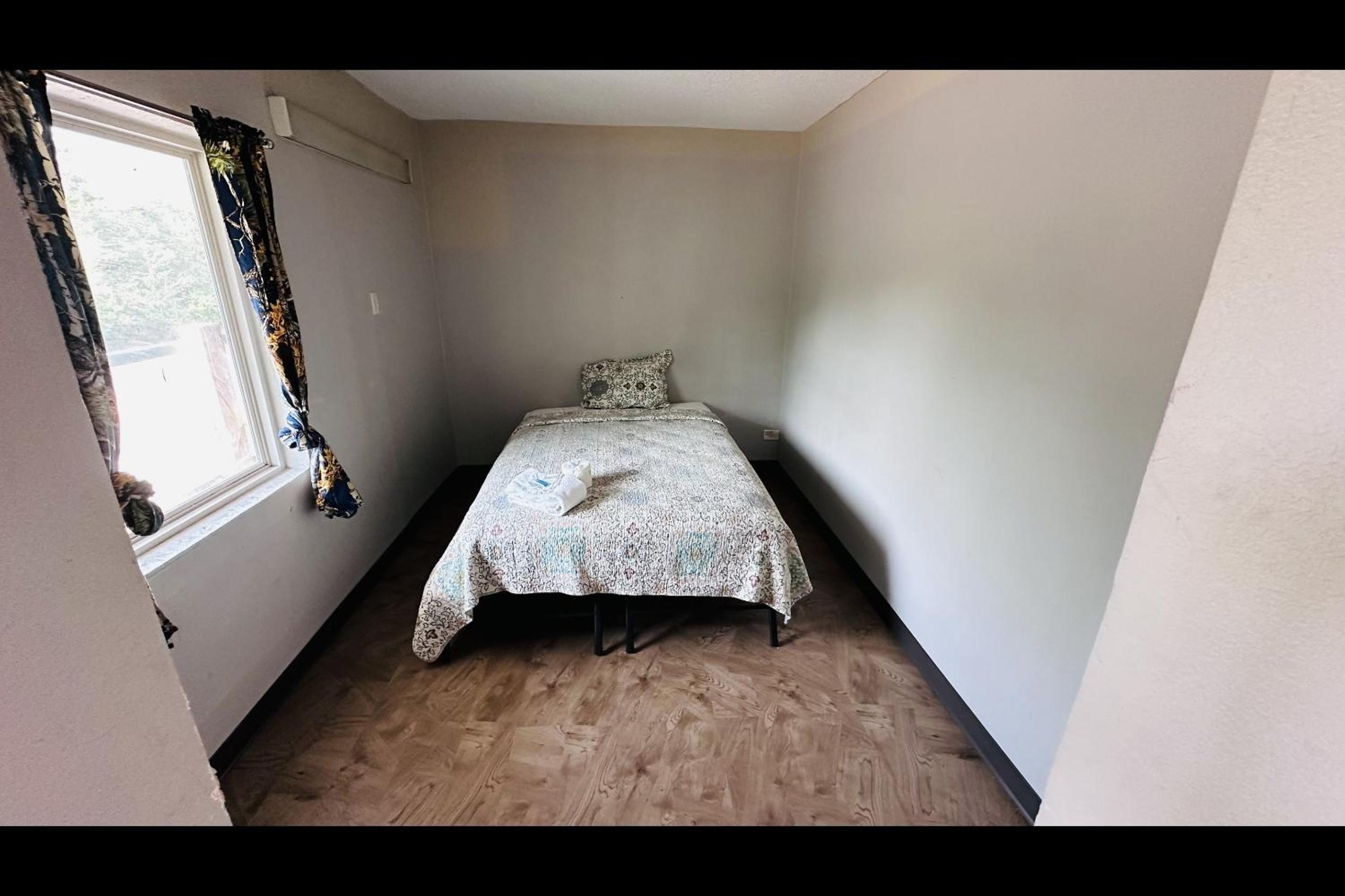 Фото Hallmark Inn by Oyo Fort Wayne