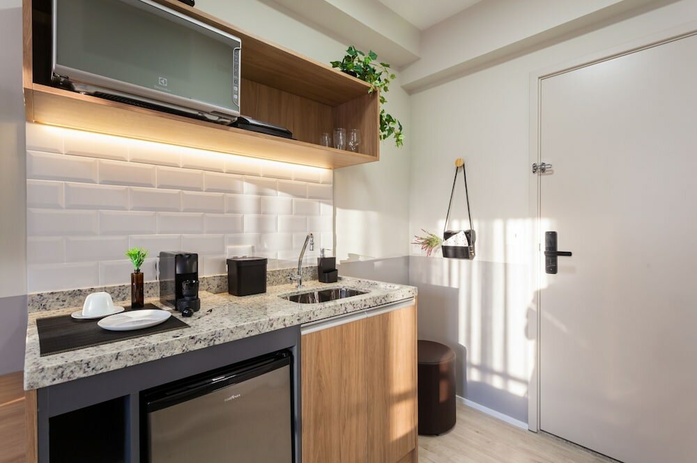 Фото Charlie Brooklyn Studios