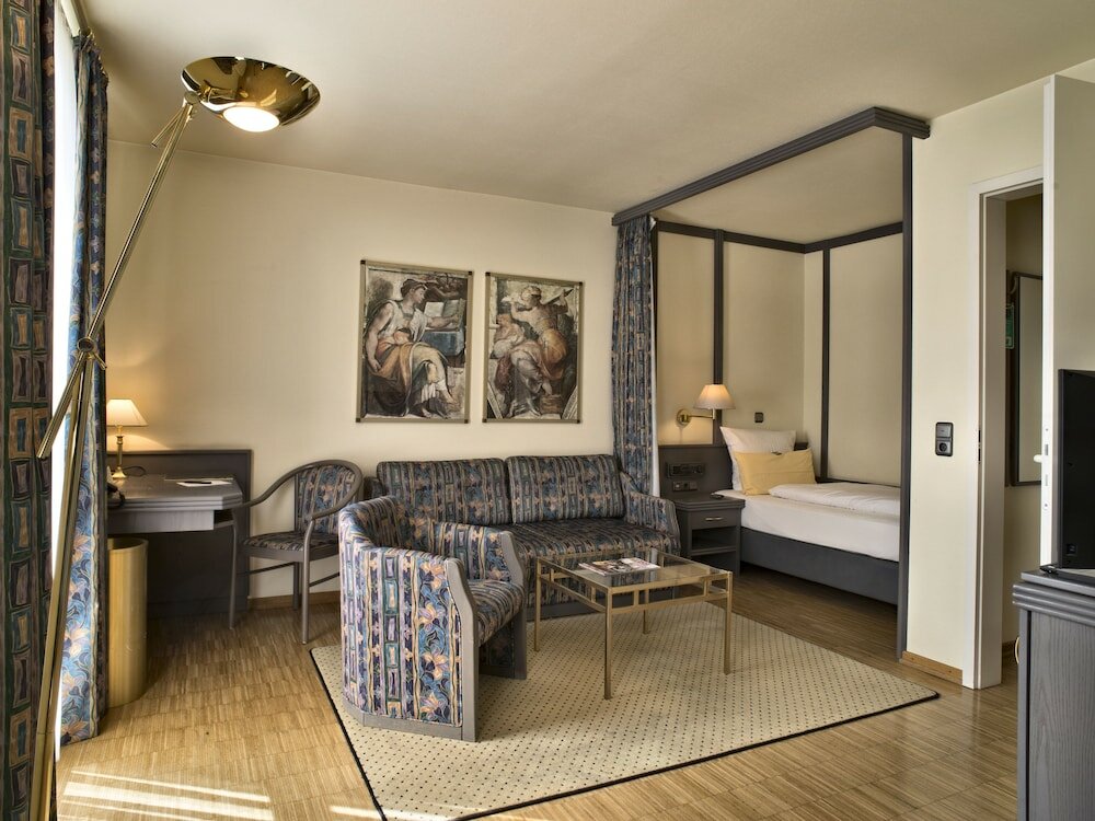 Фото отеля 2