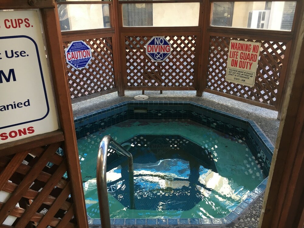 Фото Seaport Village Inn Avalon