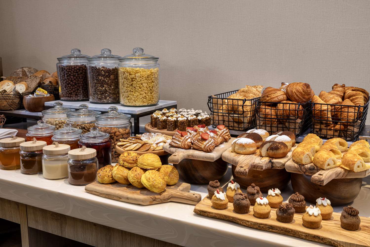 Фото Hilton Garden Inn Baku