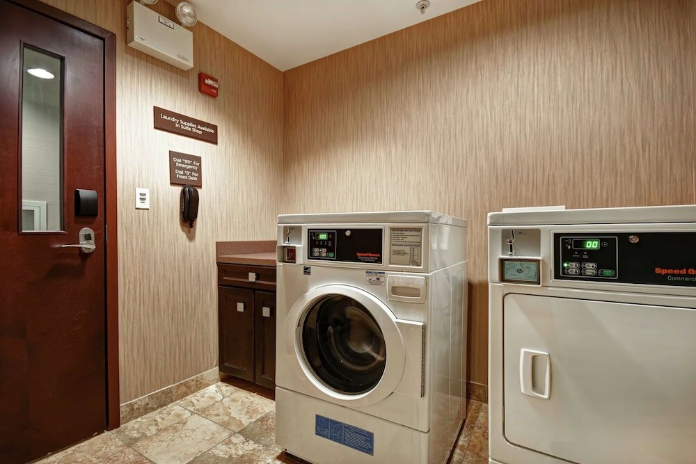 Фото Hampton Inn & Suites Detroit-Canton