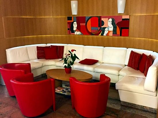 Фото Le Petit Hotel