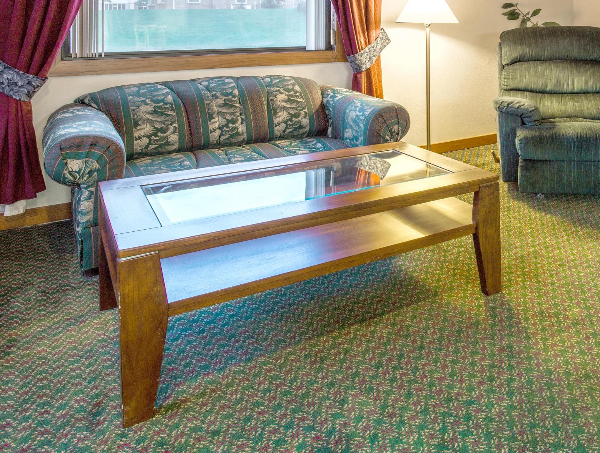 Фото Super 8 by Wyndham Hartford WI