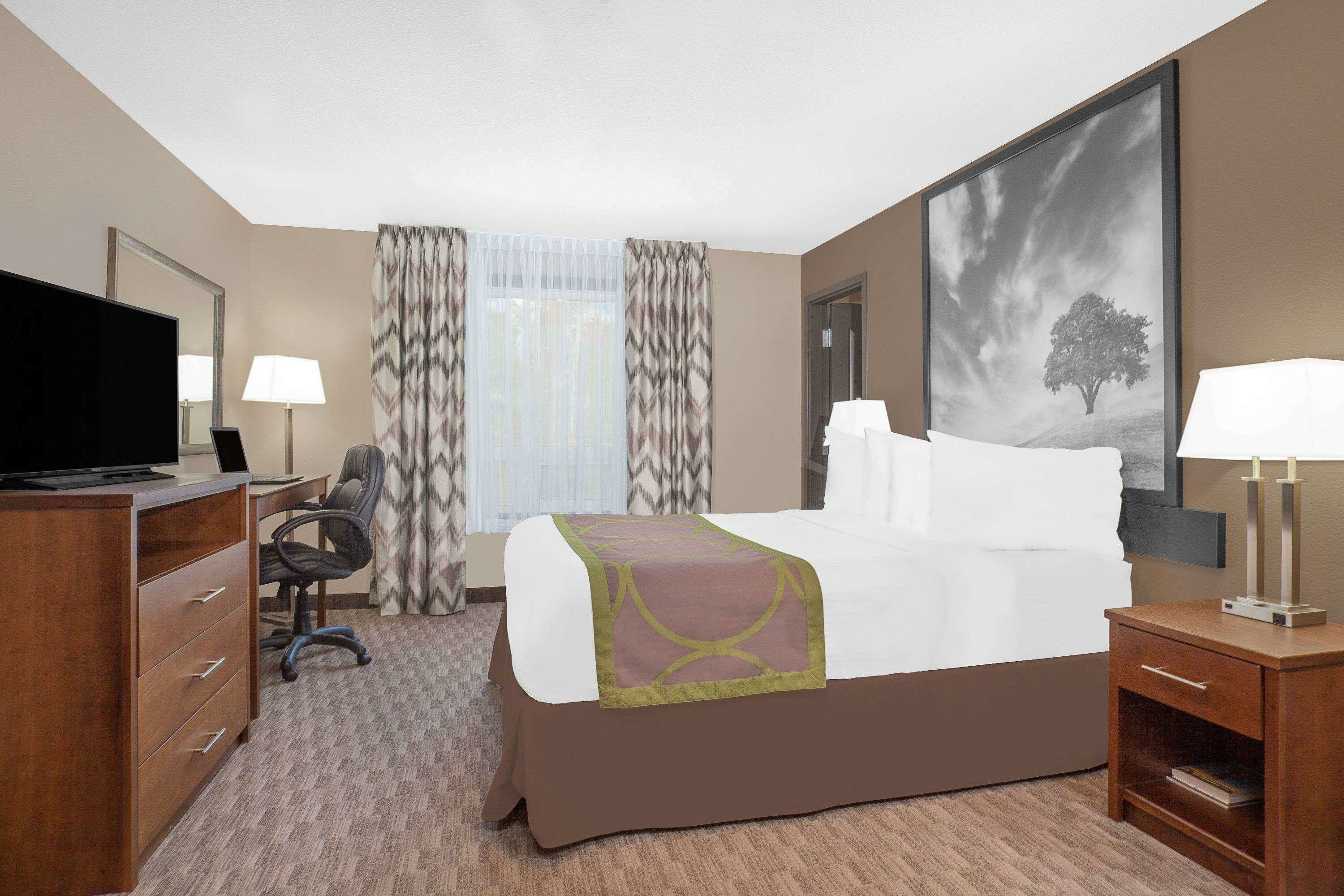 Фото Super 8 by Wyndham Athabasca Ab