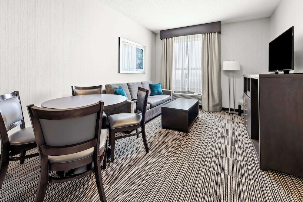 Фото Best Western Plus Airdrie Gateway