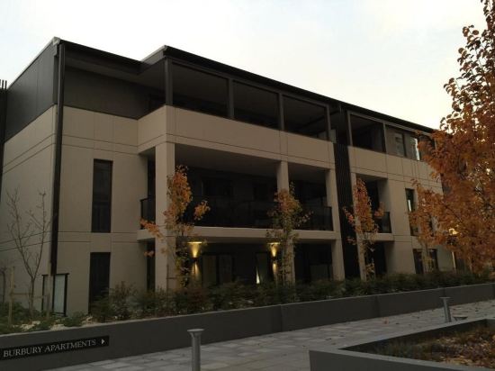 Фото Burbury Hotel & Apartments