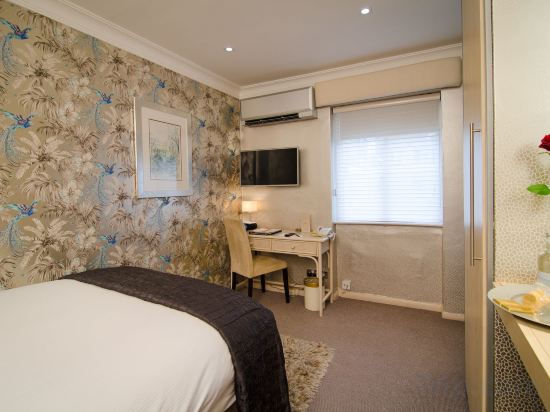 Фото The Beaufort Hotel