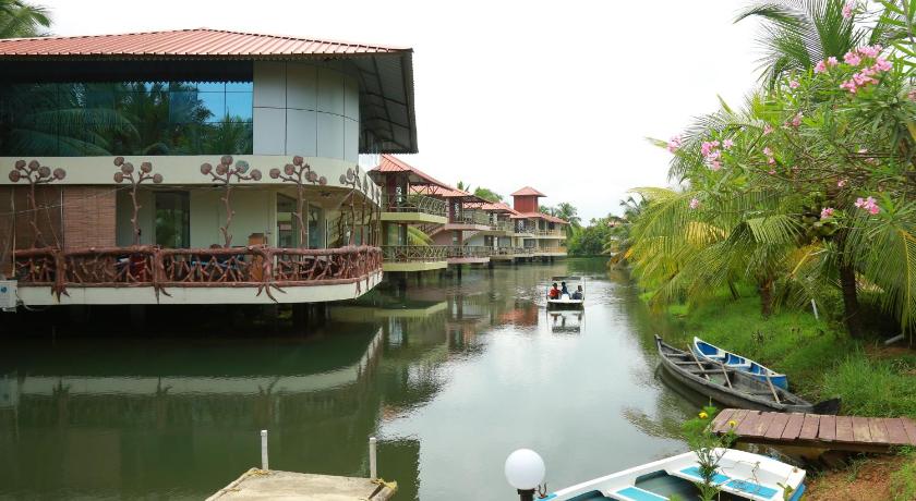 Фото Kalathil Lake Resort