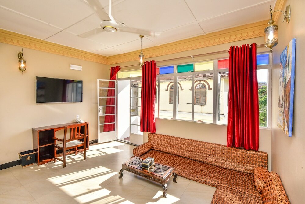 Фото Tembo Hotel