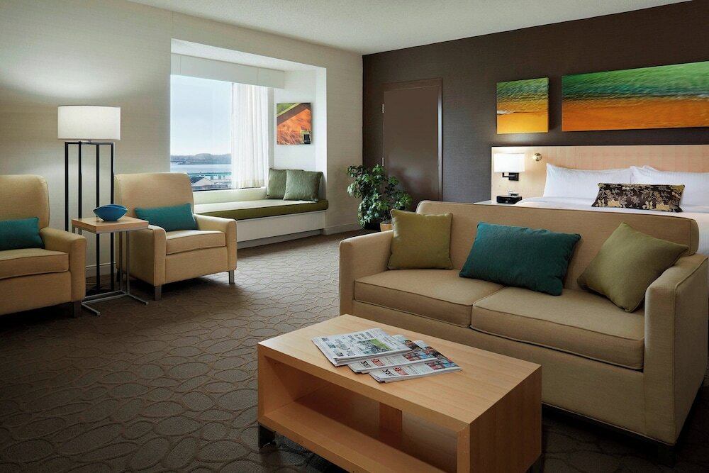 Фото Delta Hotels by Marriott Prince Edward