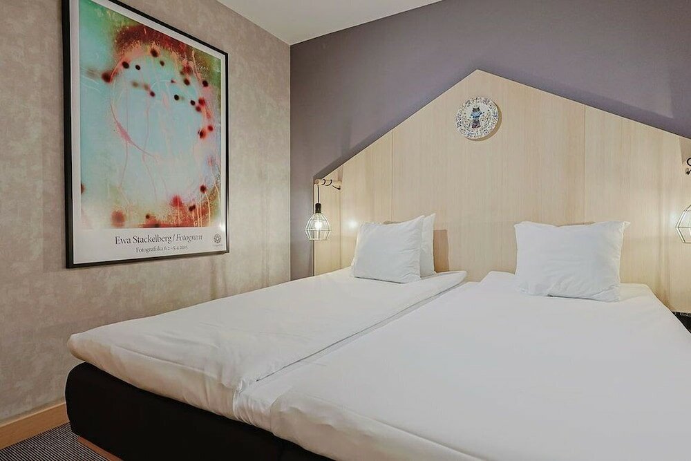 Фото Hotel With Urban Deli