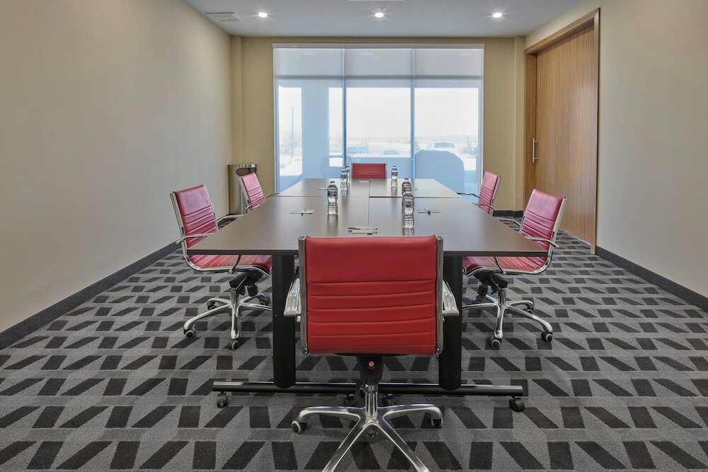 Фото TownePlace Suites by Marriott Edmonton Sherwood Park