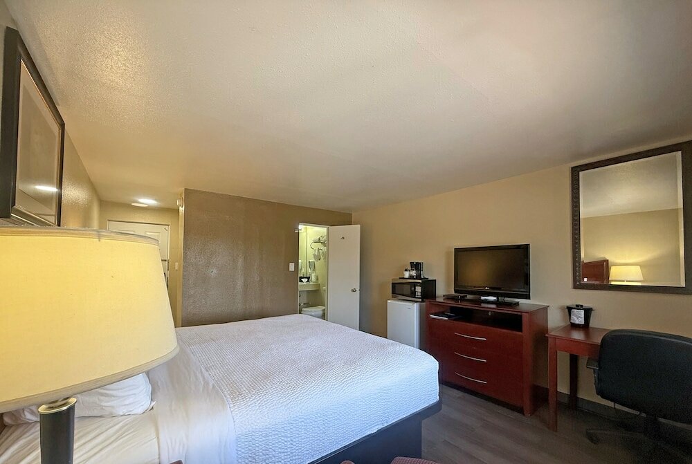 Фото Travelodge by Wyndham Klamath Falls