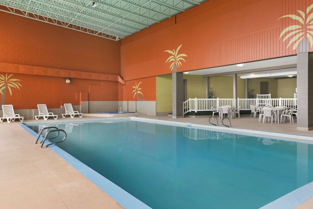 Фото Travelodge by Wyndham Edmundston