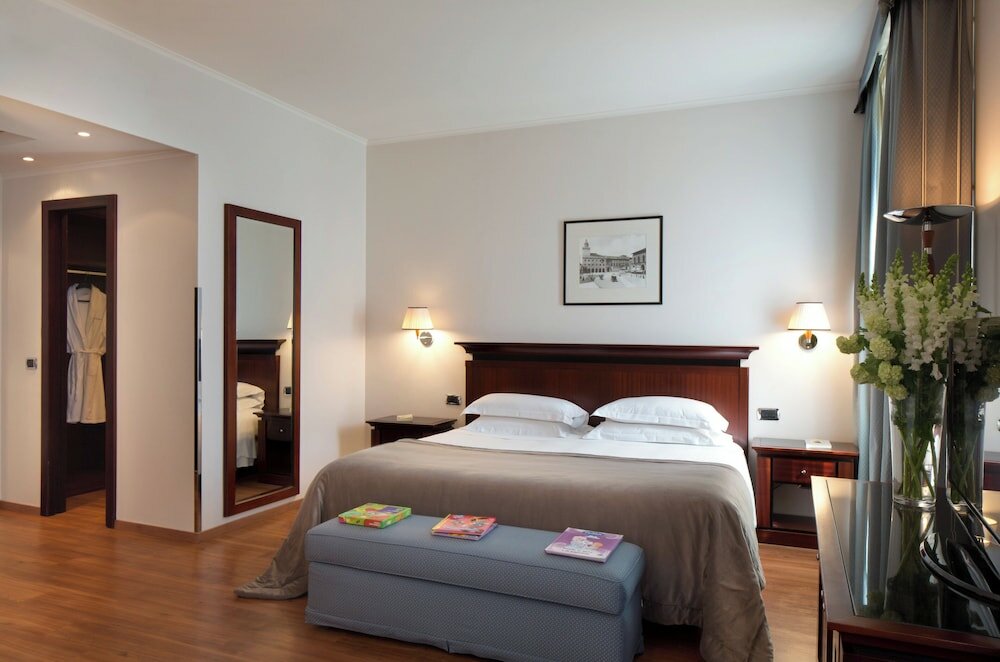 Фото Starhotels Premium Excelsior Bologna
