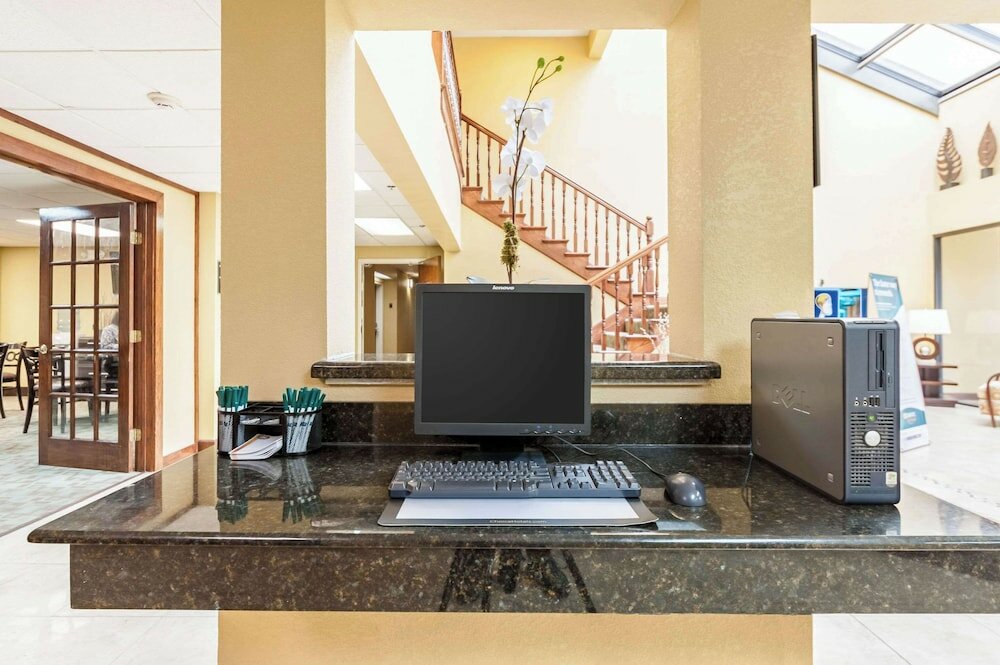 Фото Quality Inn & Suites Lafayette