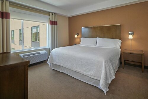 Внешний вид отеля Four Points by Sheraton Sherwood Park в Шервуд-Парке, фото 2
