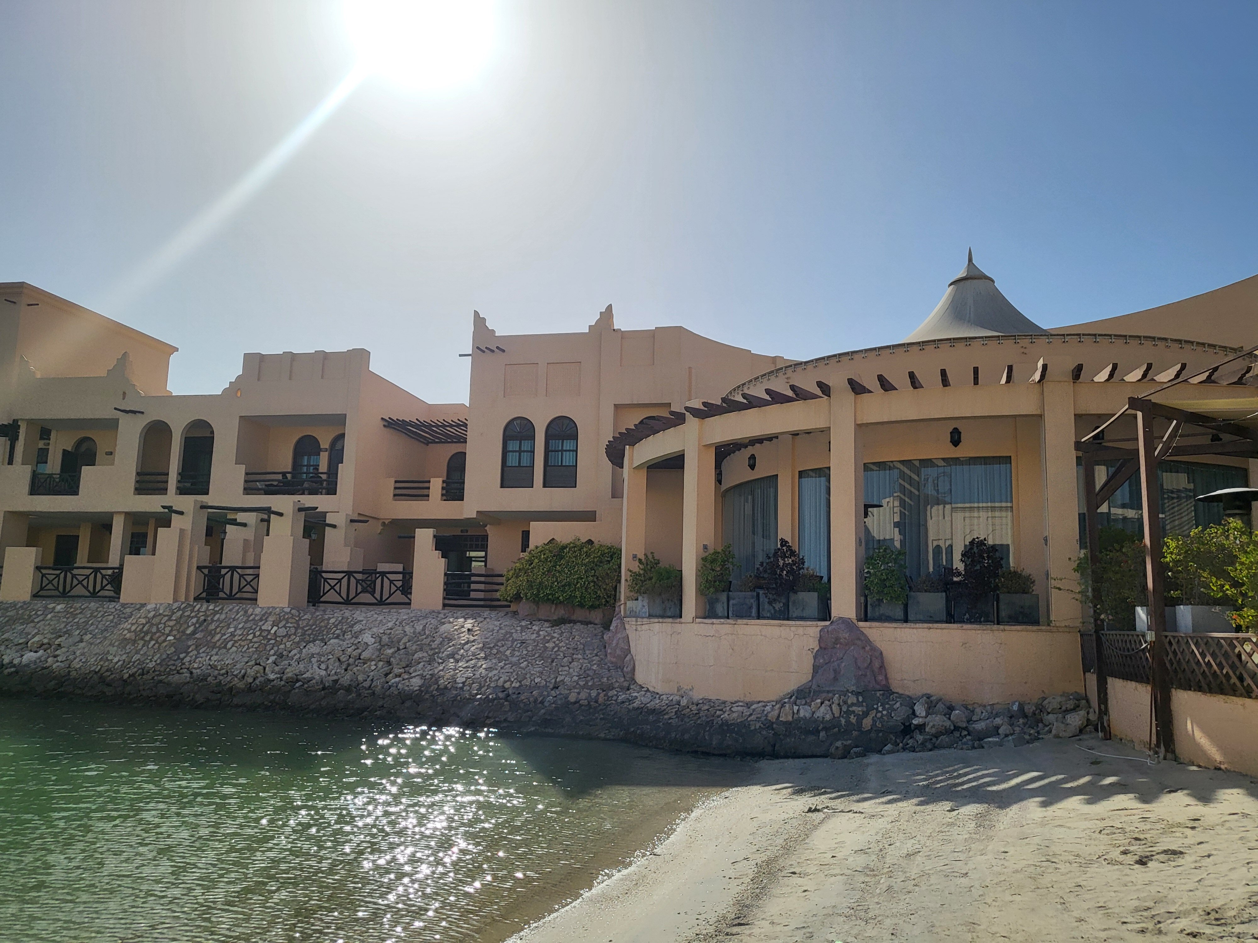 Фото Novotel Bahrain Al Dana Resort